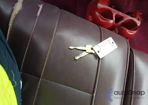 1991 Lincoln Town Car z USA, uszkodzony, nr VIN LOT-1-44604560